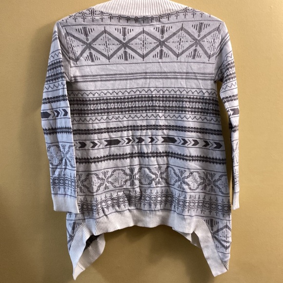 Tucker+Tate grey and white sweater - Picture 2 of 4